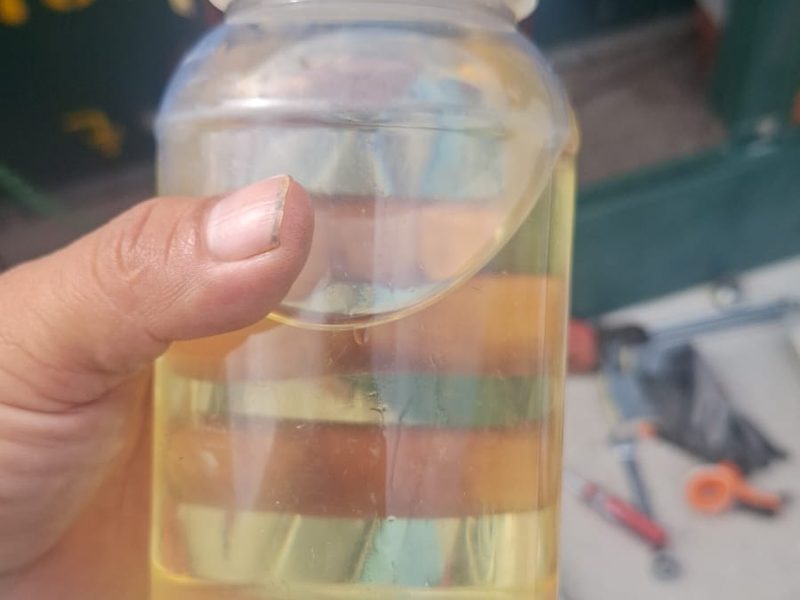 Frasco testigo con la muestra obtenida